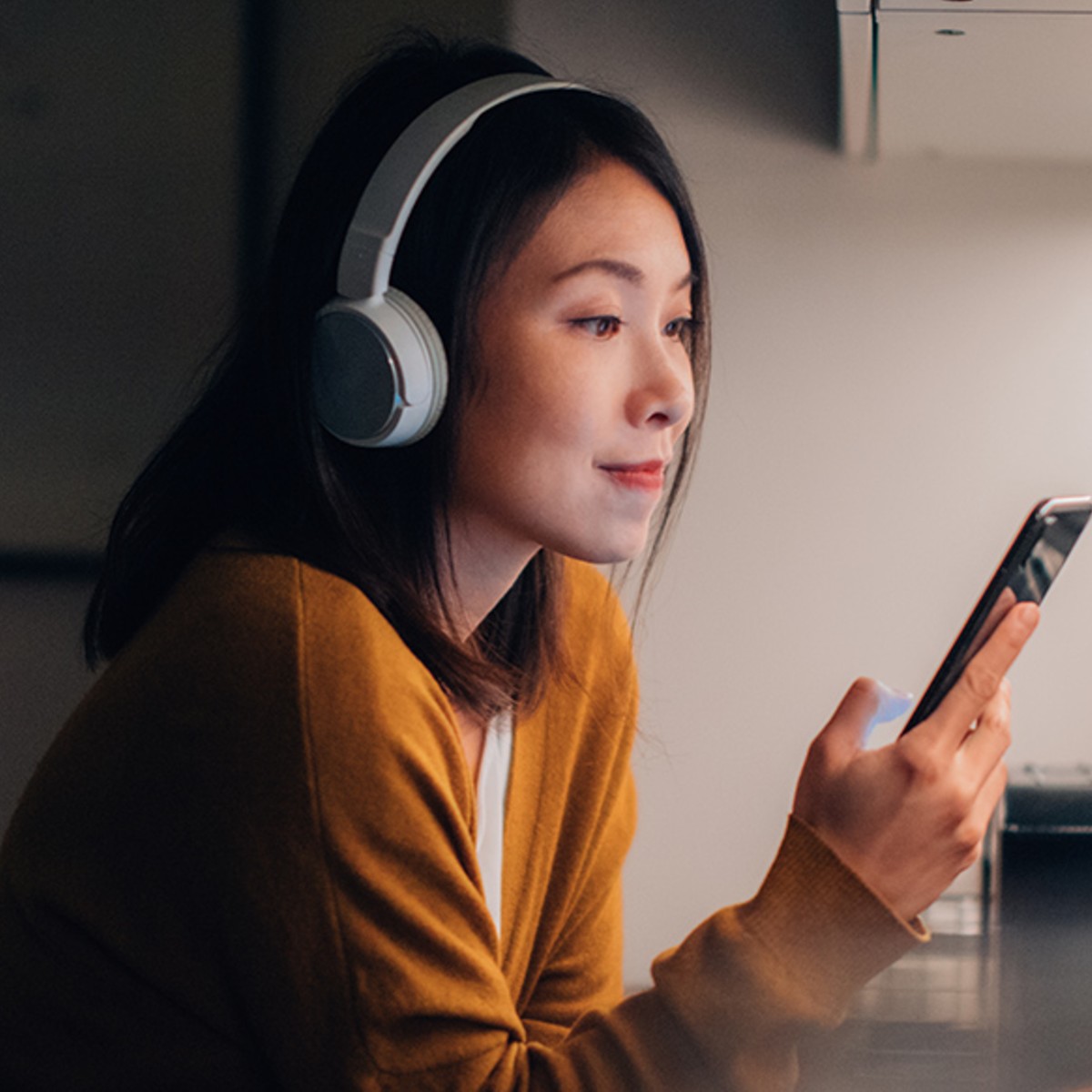 Person listening to a podcast