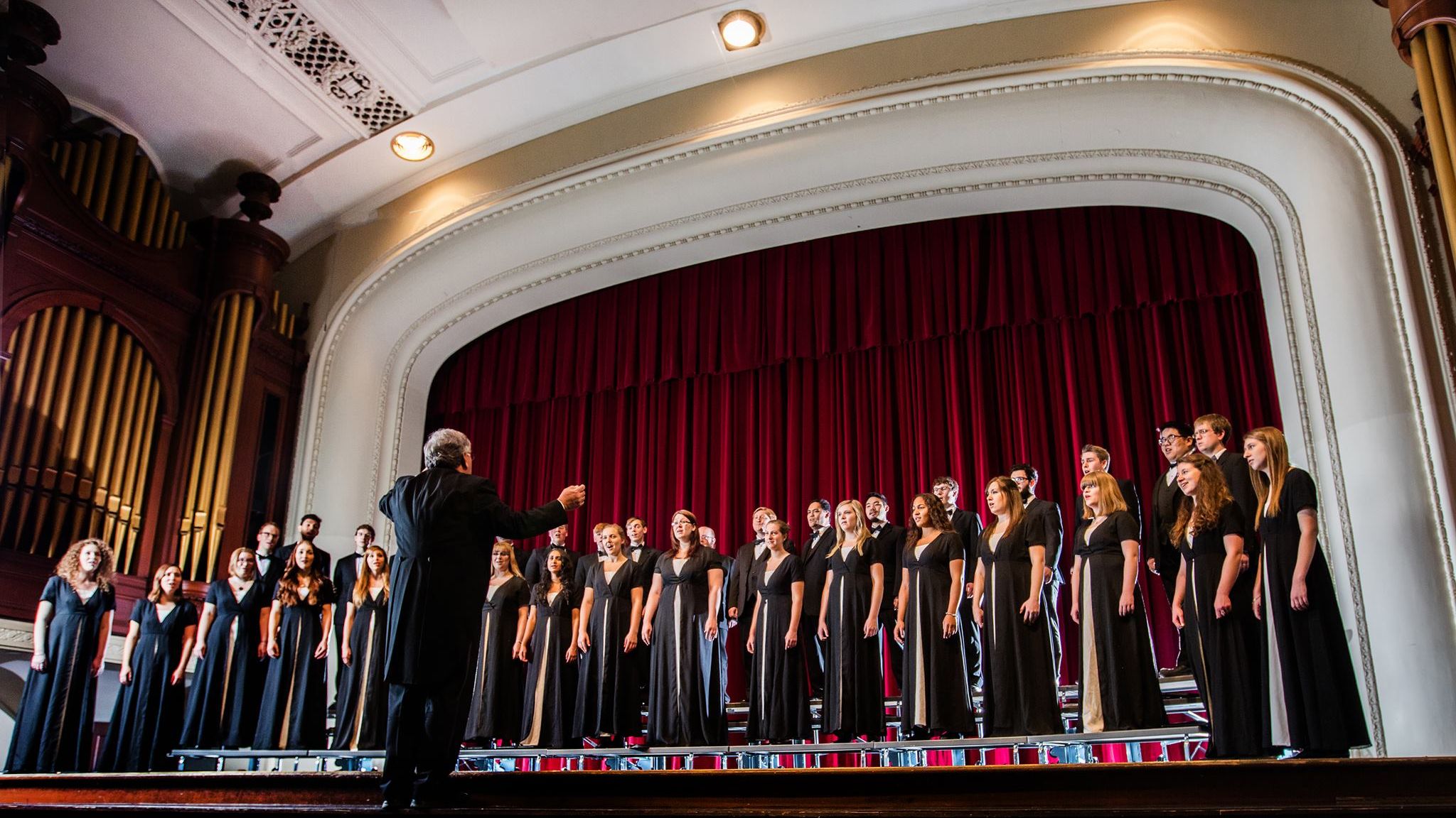 madrigal-singers-2016-from-facebook-800x450.jpg