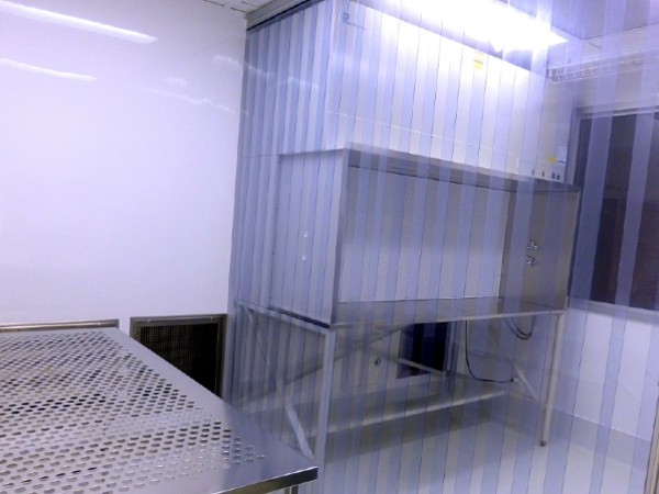 Cleanroom filling area